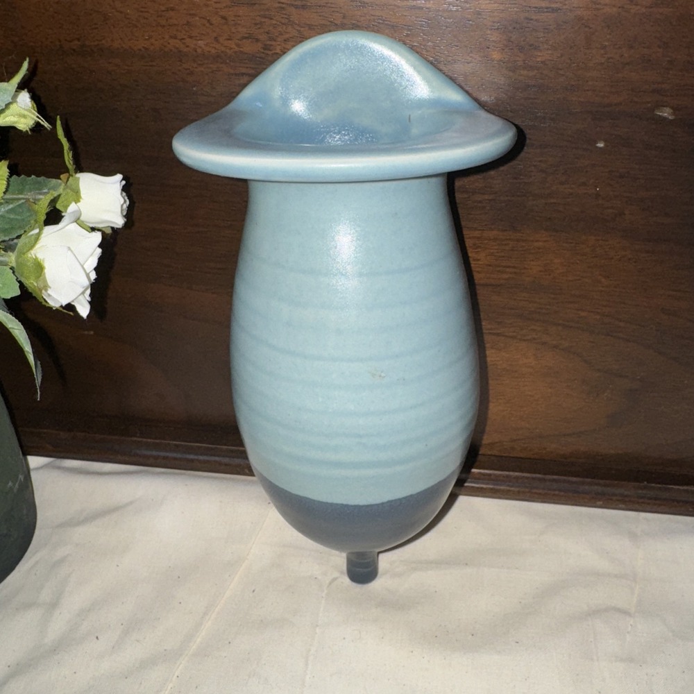 One Acre Ceramics Wall Vase‎ Pottery 8,5"x4"x3".